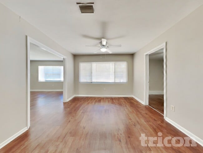 Foto del edificio - 1604 Clark St