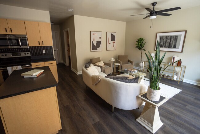 Fotografía del edificio - 222 S Main St