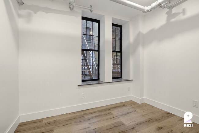 Building Photo - 36 Arden St