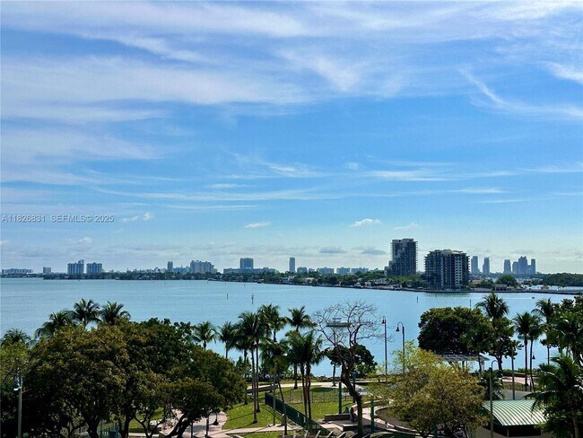 Foto del edificio - 1800 N Bayshore Dr