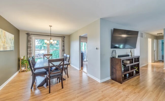 Building Photo - 655 Oklahoma Cir