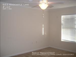 Foto del edificio - 923 Windcastle Ln
