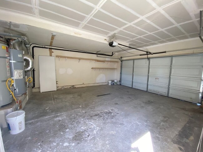 Foto del edificio - Spacious 2 Bed 2 Bath PG&E & Water Included~