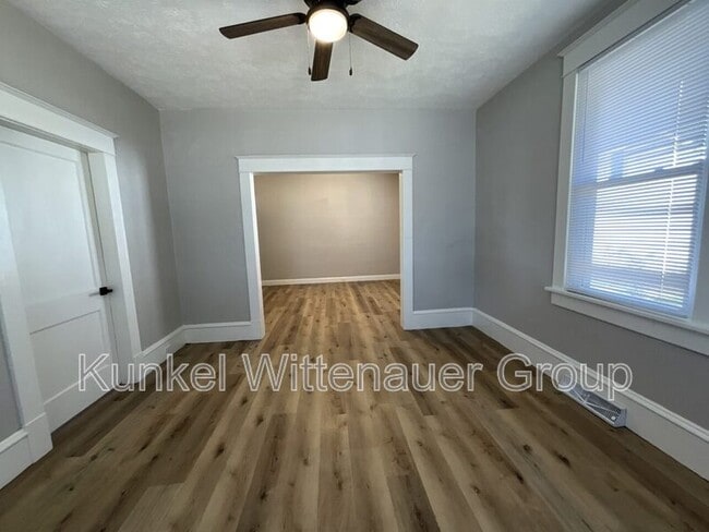 Building Photo - 106 E Phillips St