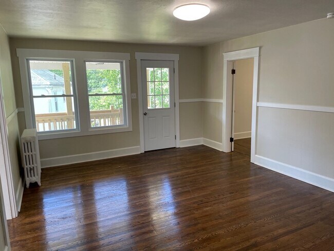 Building Photo - 6 Day Ln