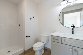 2BR, 2BA - 1146SF - Farwell North