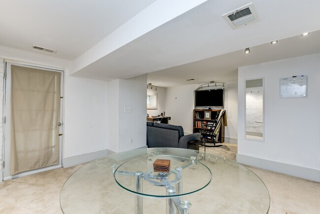 Living area - 1023 Otis Pl NW