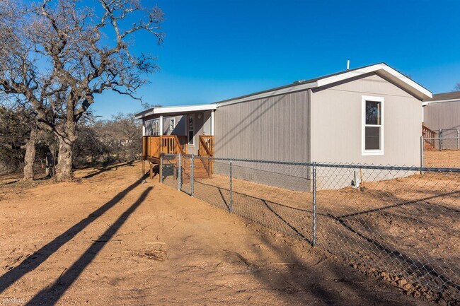 Foto del edificio - 3 br, 2 bath Mobile Home - 112 East Castle...