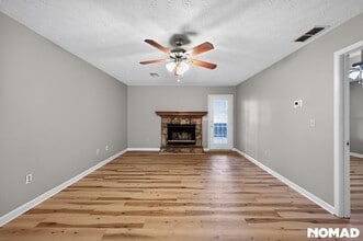 Building Photo - 2112 Fairway Ct SE