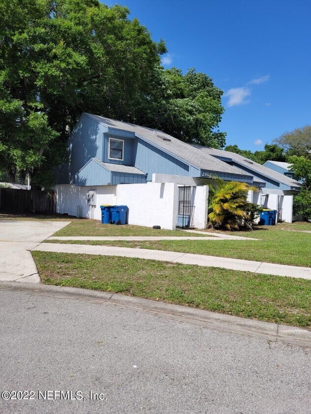 Foto principal - 2902 Songbird Dr