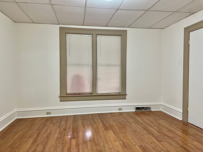 Foto del edificio - 418 N Prairie St