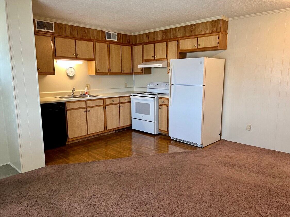 Primary Photo - 110 Lyon St