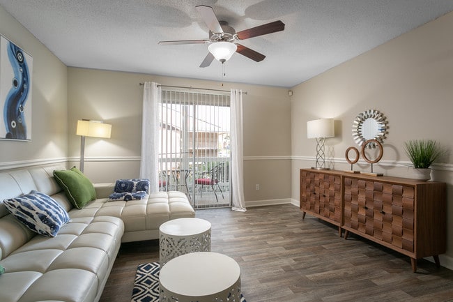 Building Photo - The Park at Callington