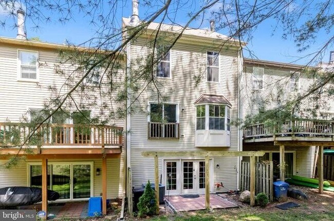 Foto del edificio - 49 Lake Park Ct