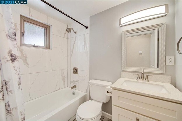 Building Photo - 3372 Esperanza Dr