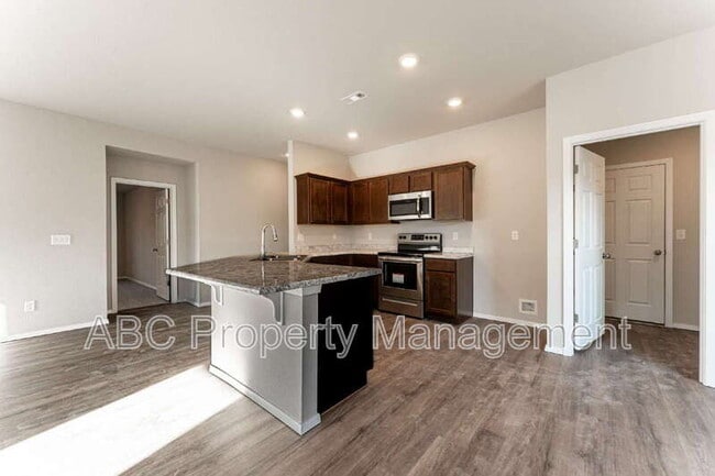 Foto del edificio - 4405 SW Sackett Ave