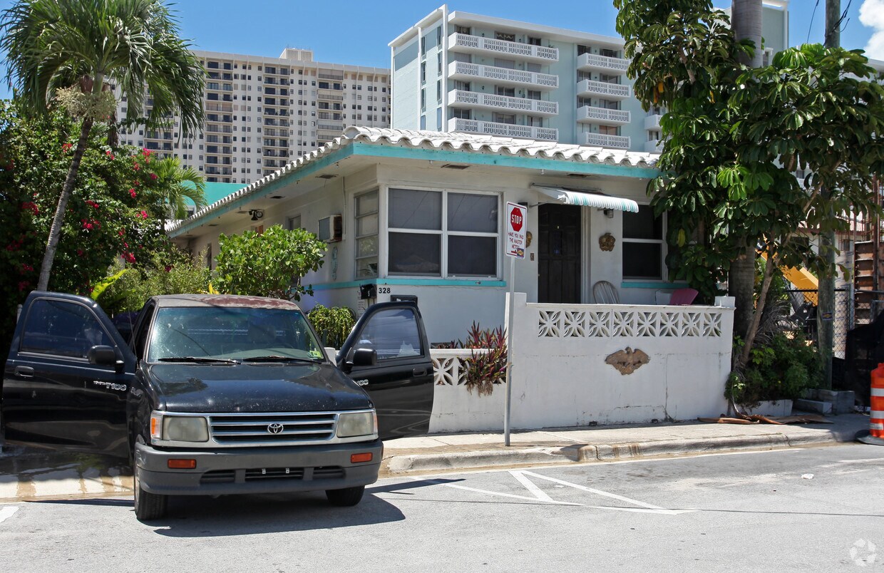 Primary Photo - 328 Monroe St