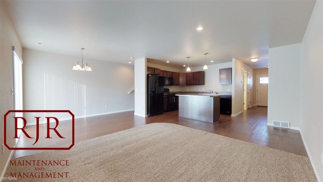 Foto del edificio - 3 br, 2.5 bath Townhome - South Bay Townho...
