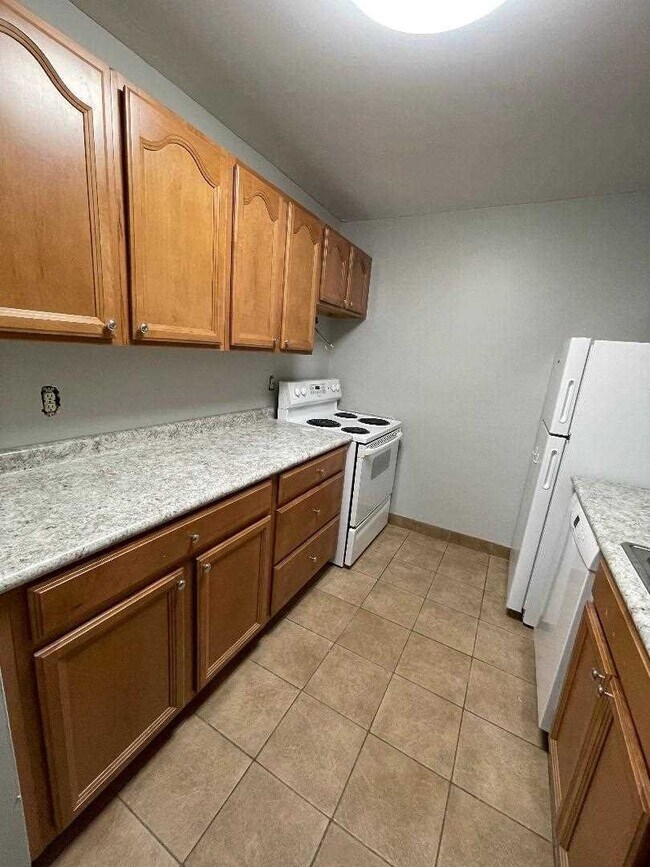 9 White Gate Rd Unit P, Wappingers Falls, NY 12590 Condo for Rent in