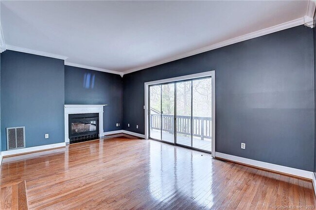 Building Photo - 334 Conestoga Way