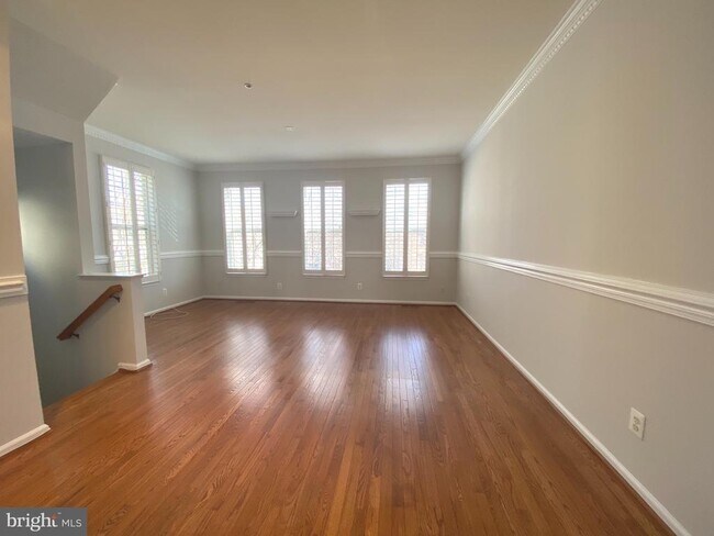 Building Photo - 5142 Donovan Dr