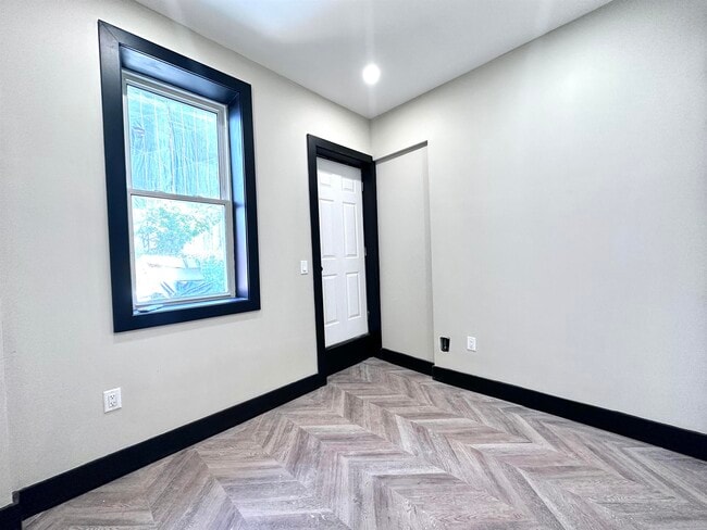 Building Photo - 281 Monticello Ave