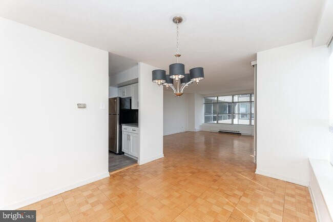 Foto del edificio - 224-30 W Rittenhouse Square