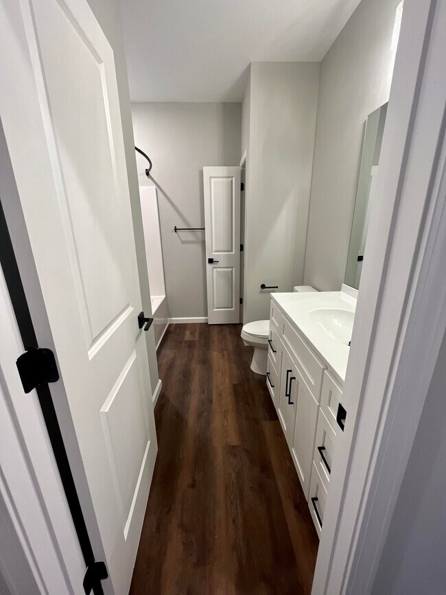 Building Photo - 103 Juniper Path