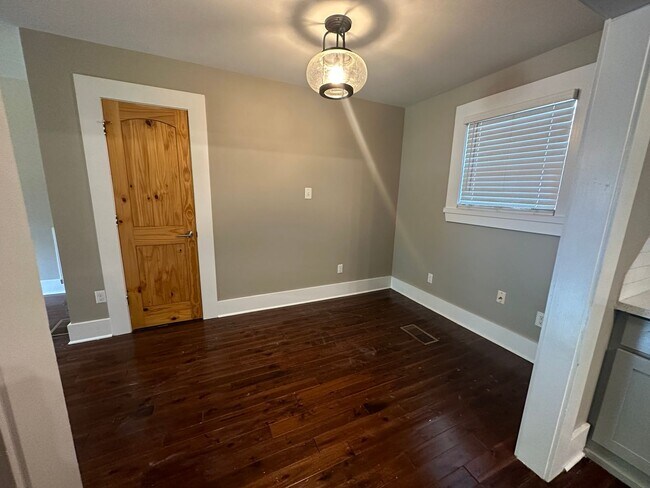 Foto del edificio - Beautiful 1 Bedroom in Highland