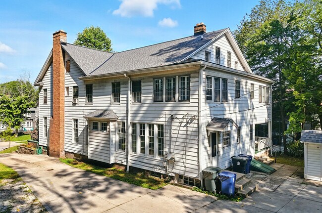 Foto del edificio - 2341 S Overlook Rd