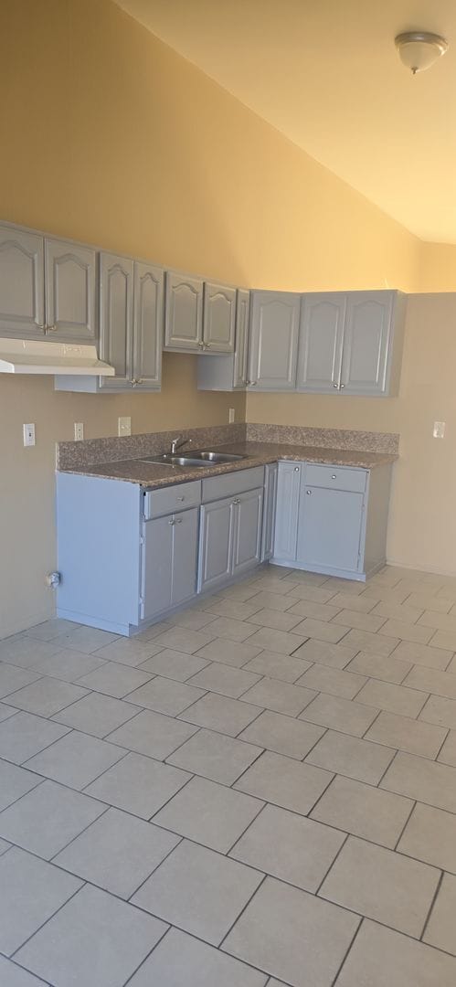 Foto del edificio - 821 N Vineyard Ave