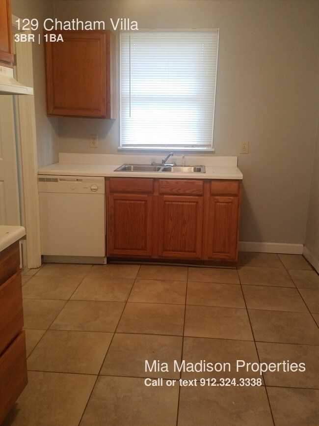 Building Photo - 129 Chatham Villa Dr