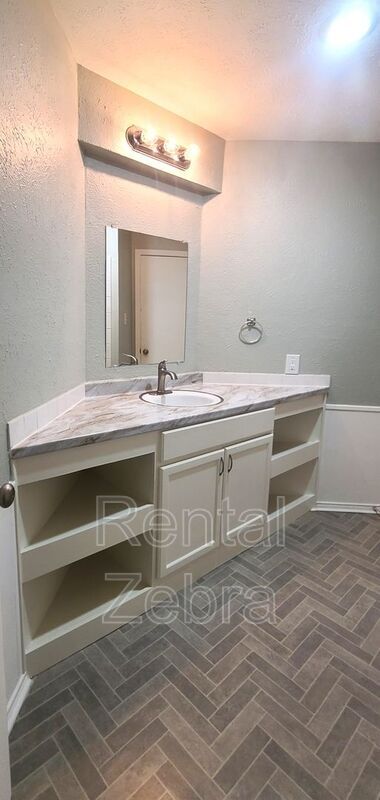 Building Photo - 1801 Bristol Cove