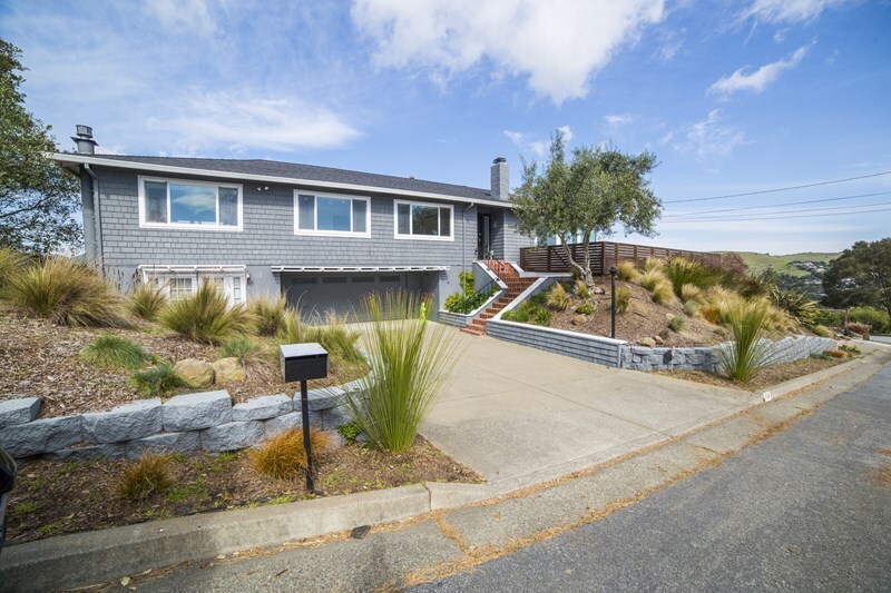 Primary Photo - 110 Inez Pl