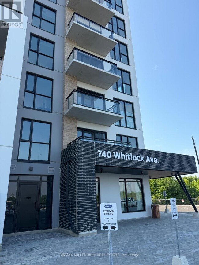 Photo du bâtiment - 740 Whitlock Ave