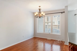 Building Photo - 239 Meadowbreeze Dr
