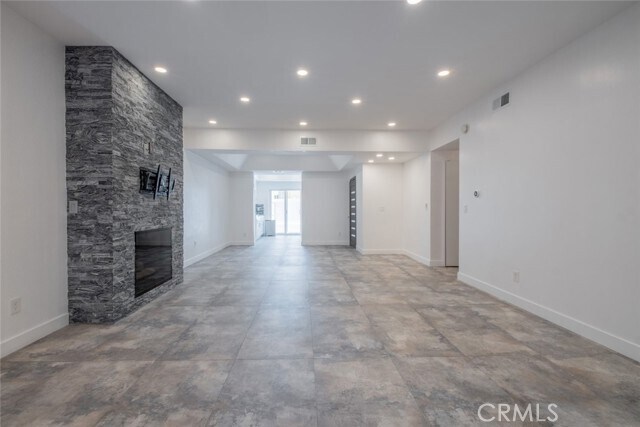 Foto del edificio - 6828 Laurel Canyon Blvd