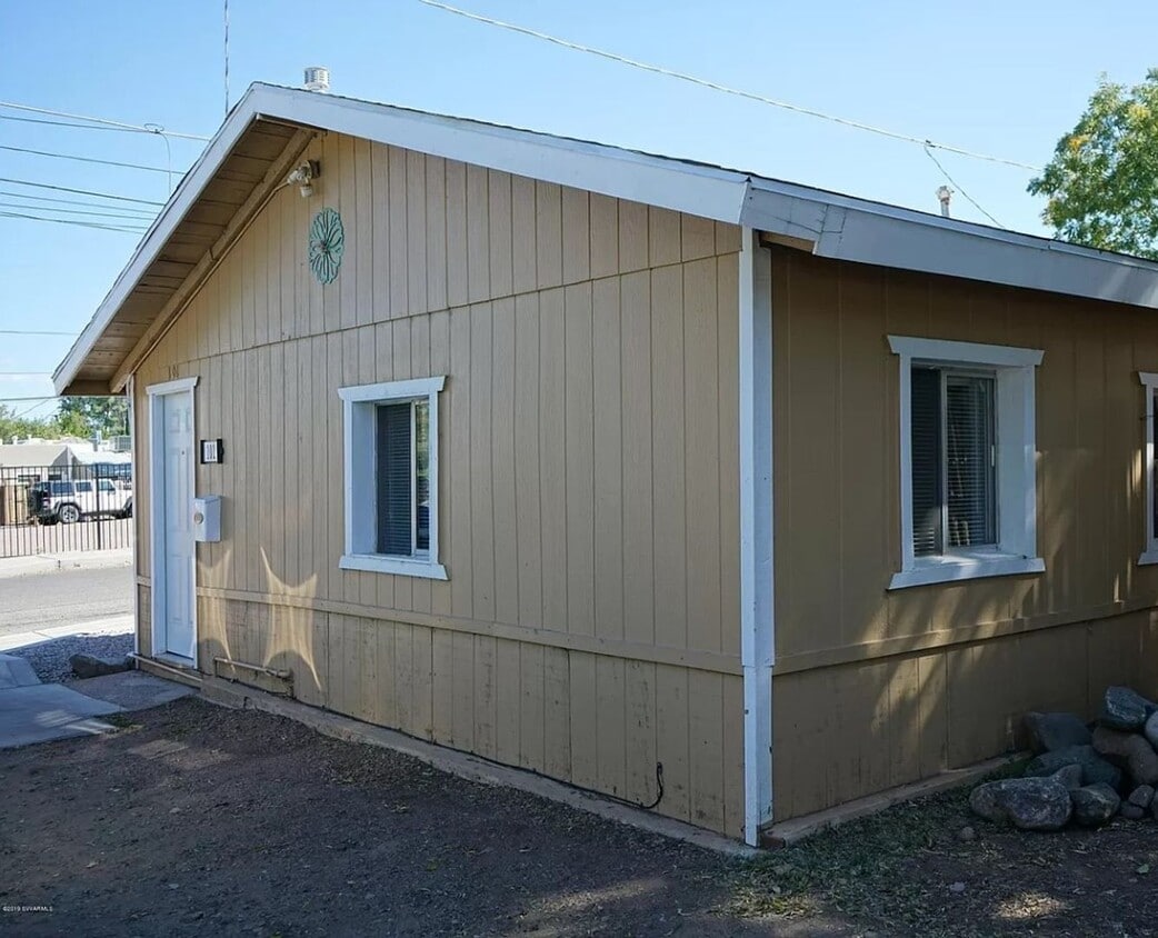 Primary Photo - Price Reduced!! 1 bedroom Home in Old Town...