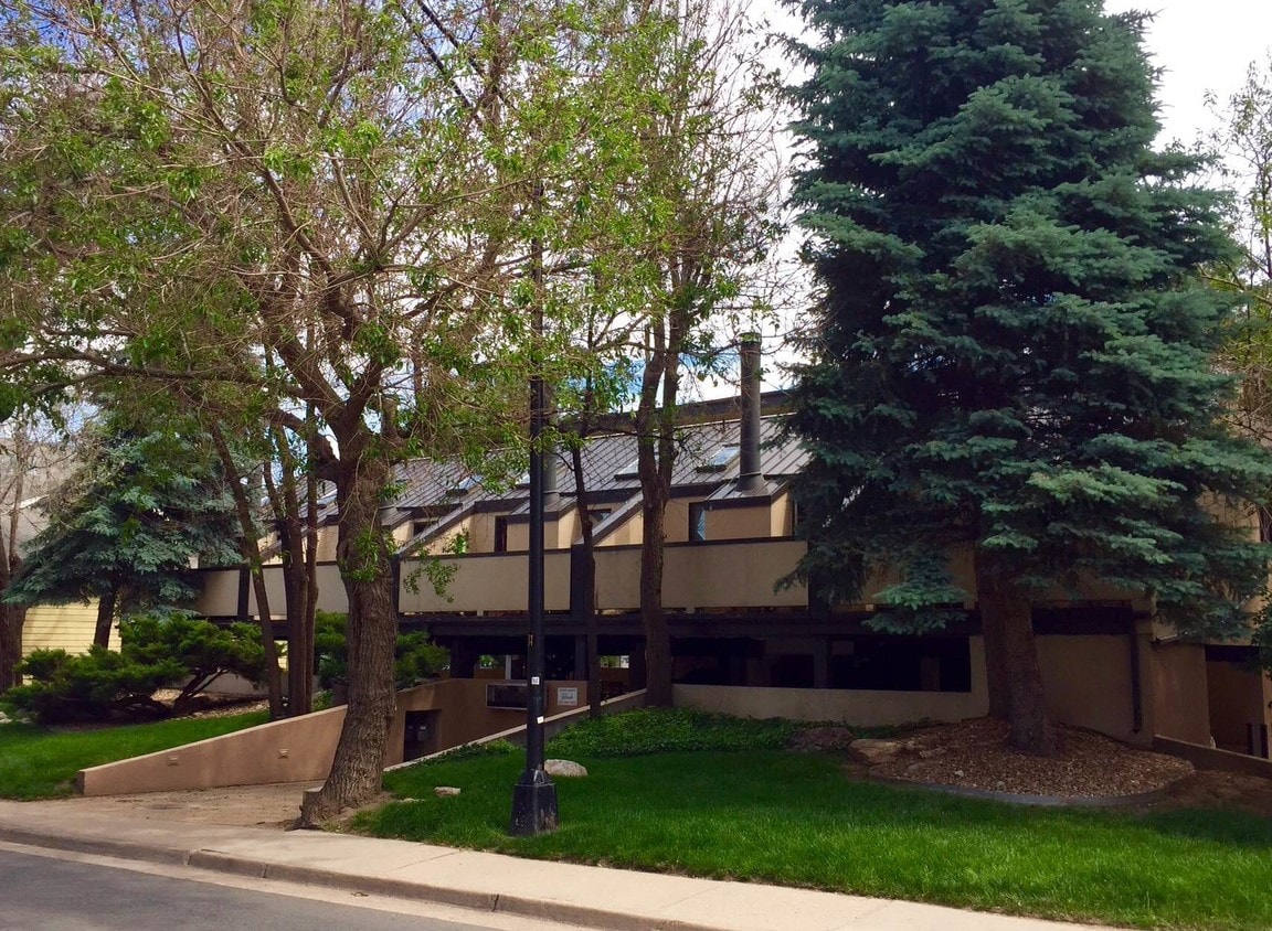 Canyon Crest Apartments - Canyon Crest Apartments