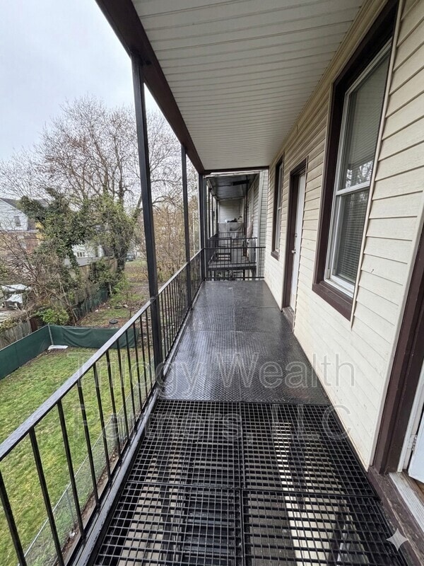 Photo - 154 Taylor St. - 3 Apartment