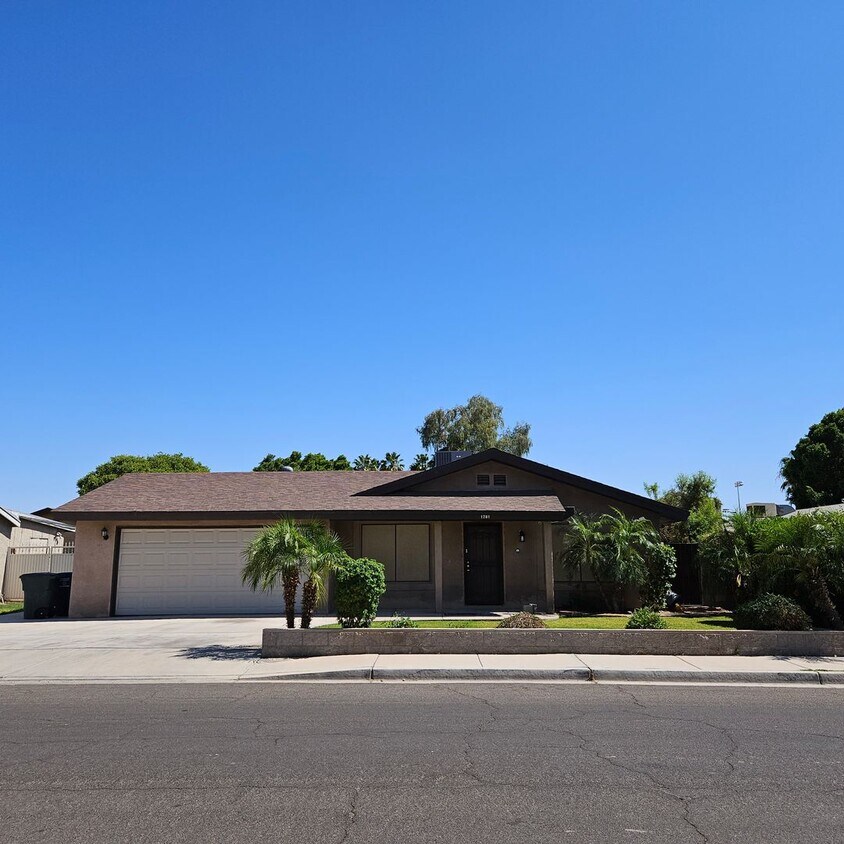 Foto principal - 3 bedroom/2 bath home for Rent