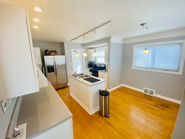 Building Photo - 309 S Campbell Rd