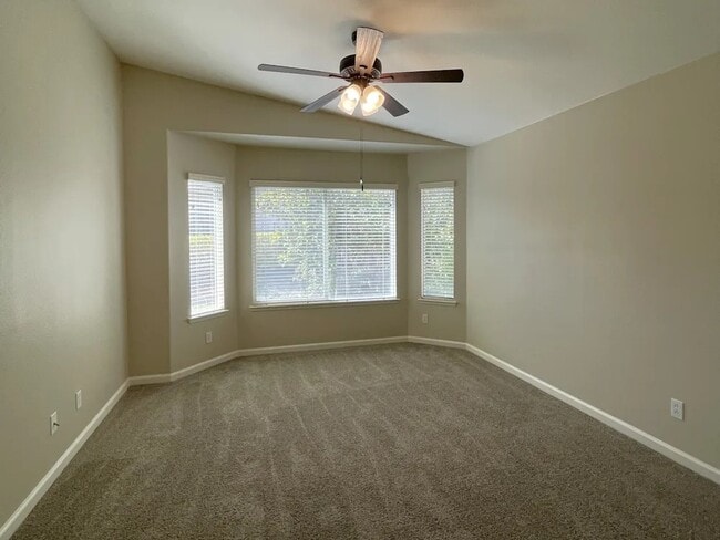 Foto del edificio - 335 Atlantic Dr