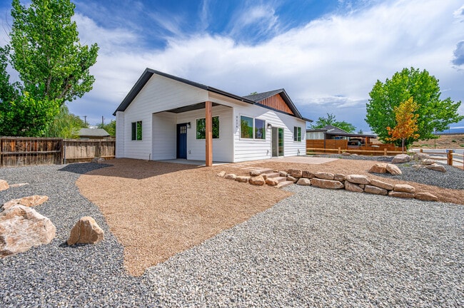 Building Photo - 317 W Ouray Ave