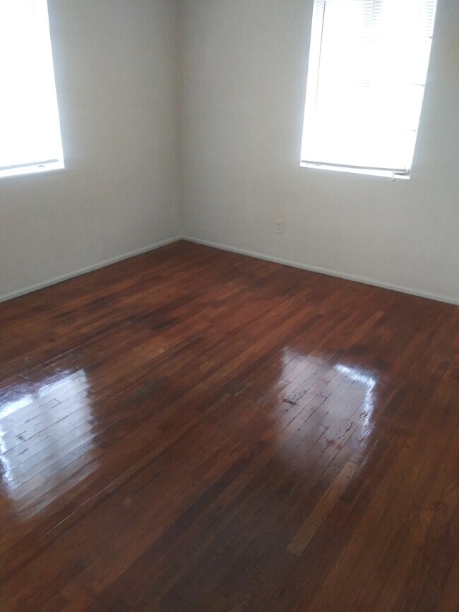 Foto del edificio - 2139 Spring Park Rd