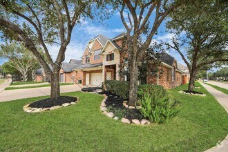 Building Photo - 6423 Middlelake Ct
