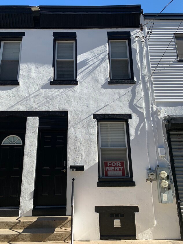 Primary Photo - 1805 E Boston St