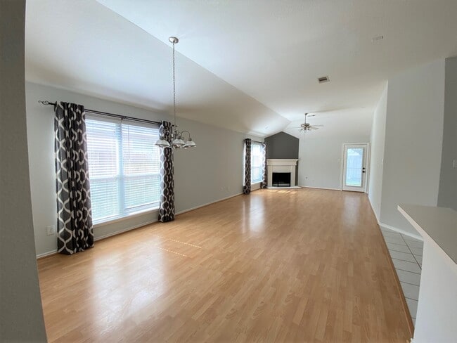 Building Photo - 5739 Rose Rock Canyon Dr