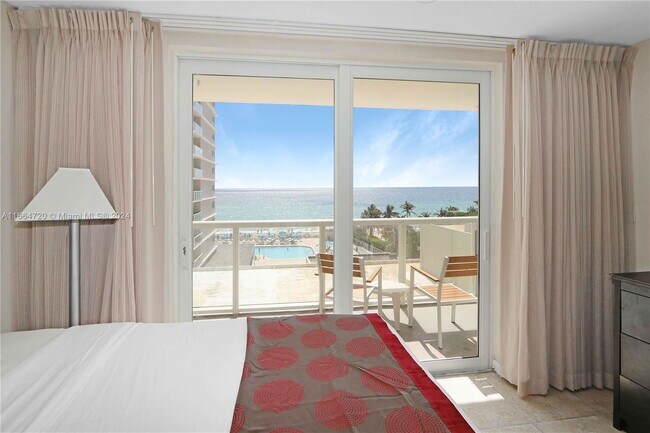 Foto del edificio - 19201 Collins Ave