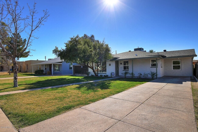 Building Photo - 2235 E Mitchell Dr